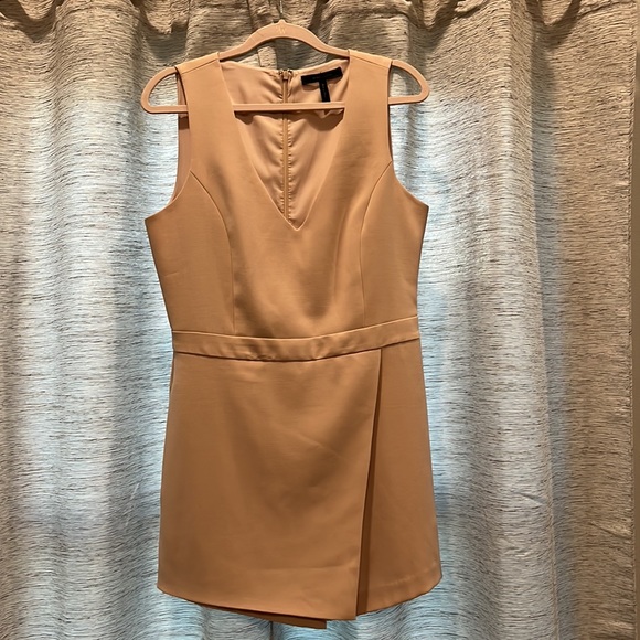 💞3 for $50💞BCBGmaxazria Mackensie Asymmetrical V-neck Romper NWOT - Picture 4 of 9